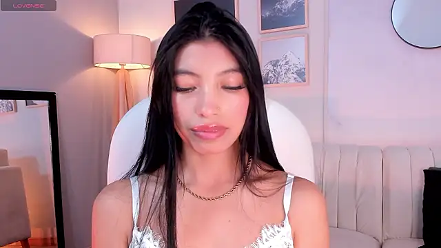 Tiffany Low online show from February 2026 01:22:01 PM