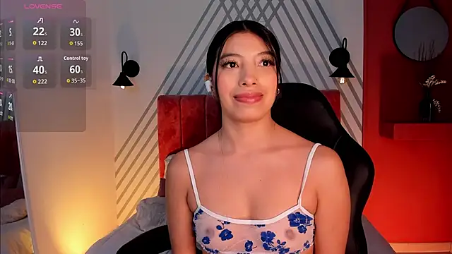 Snapshot of Tiffany_Low chatting on September 2025 01:40:02 PM Tiffany Low online show from September 2025 01:40:02 PM