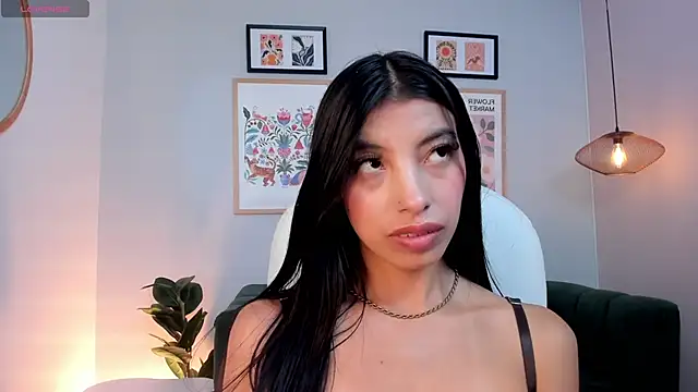 Tiffany Low online show from April 2026 02:25:02 PM