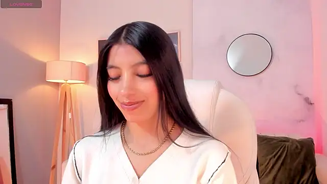 Tiffany Low online show from February 2026 12:58:01 PM