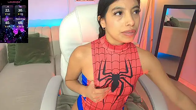 Snapshot of Tiffany_Low chatting on October 2025 04:29:02 PM Tiffany Low online show from October 2025 04:29:02 PM