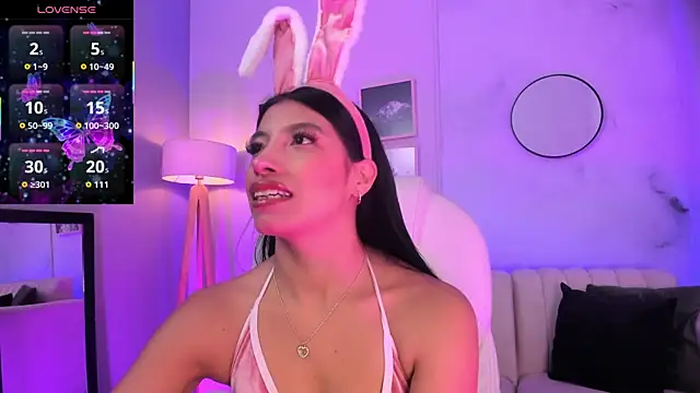 Snapshot of Tiffany_Low chatting on October 2025 01:32:01 PM Tiffany Low online show from October 2025 01:32:01 PM