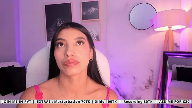 Snapshot of Tiffany_Low chatting on May 2026 02:53:01 PM Tiffany Low online show from May 2026 02:53:01 PM