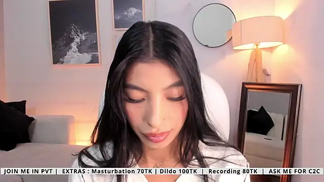Snapshot of Tiffany_Low chatting on May 2026 02:20:02 PM Tiffany Low online show from May 2026 02:20:02 PM