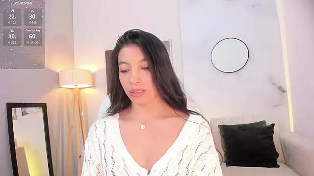 Snapshot of Tiffany_Low chatting on November 2025 01:25:01 PM Tiffany Low online show from November 2025 01:25:01 PM