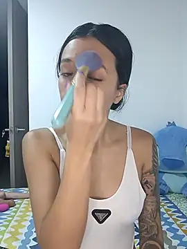 MiQeilaSweet online show from November 2025 07:47:02 PM