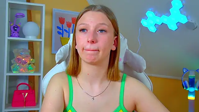 BeatriceBinoche online show from April 2026 06:36:01 PM