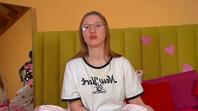 BeatriceBinoche online show from February 2026 06:33:01 AM