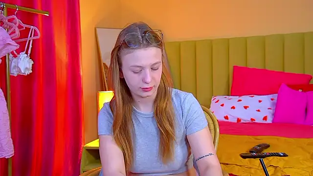 BeatriceBinoche online show from March 2026 06:28:02 AM