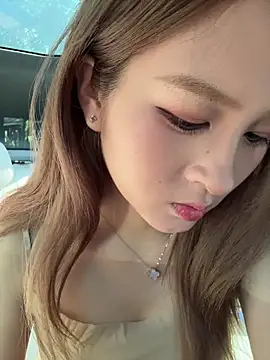 Snapshot of yuki_june chatting on July 2026 08:04:01 AM yuki june online show from July 2026 08:04:01 AM