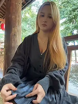 Snapshot of yuki_june chatting on November 2025 08:14:01 AM yuki june online show from November 2025 08:14:01 AM