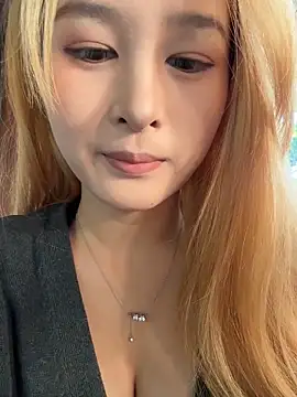 Snapshot of yuki_june chatting on November 2025 09:09:02 AM yuki june online show from November 2025 09:09:02 AM