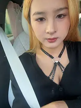 Snapshot of yuki_june chatting on December 2025 07:52:02 AM yuki june online show from December 2025 07:52:02 AM