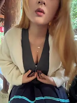 Snapshot of yuki_june chatting on November 2025 08:36:01 AM yuki june online show from November 2025 08:36:01 AM