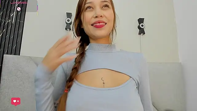 Naomi Rousse online show from November 2025 12:49:01 PM