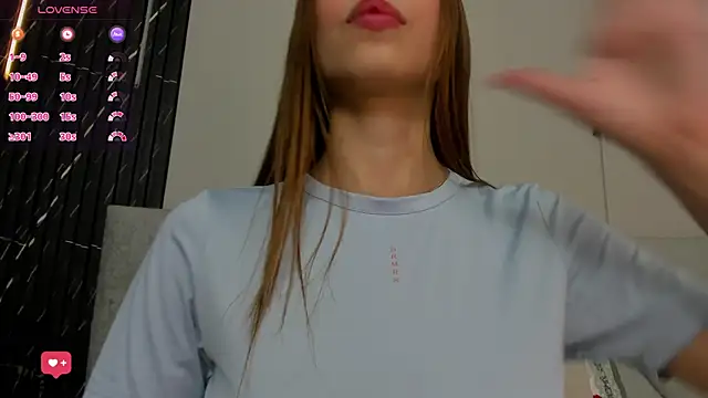 Naomi Rousse online show from December 2025 12:43:02 PM