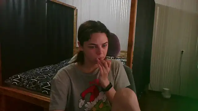 Snapshot of EthelsLover chatting on July 2026 07:20:01 AM EthelsLover online show from July 2026 07:20:01 AM