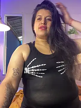 Snapshot of Andrea_secret_ chatting on June 2026 12:00:02 PM Andrea secret online show from June 2026 12:00:02 PM