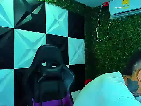 boy tatto777 online show from September 2025 01:25:02 PM