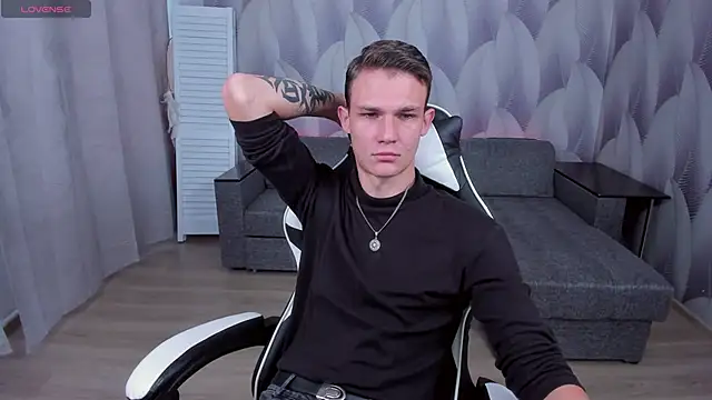 AdamGold01 online show from October 2025 01:26:02 PM