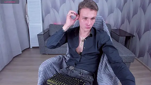AdamGold01 online show from October 2025 08:43:01 PM