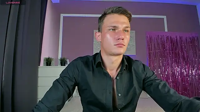 AdamGold01 online show from September 2025 08:17:02 AM