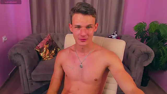 AdamGold01 online show from September 2025 01:49:01 PM