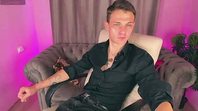 AdamGold01 online show from October 2025 01:12:02 PM