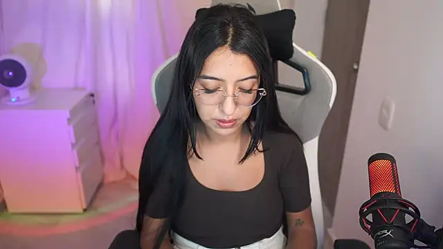 Valerygomez02 online show from October 2025 08:09:02 PM