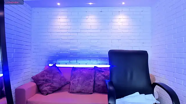 Megancoxx online show from October 2025 11:00:02 AM