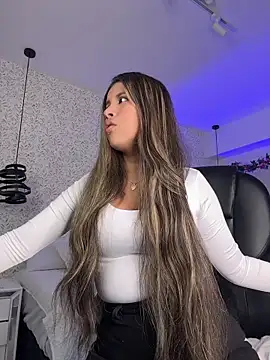 Snapshot of EMILIIA_RICHTER__ chatting on February 2026 07:33:02 PM EMILIIA RICHTER online show from February 2026 07:33:02 PM