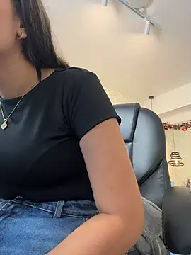 EMILIIA RICHTER   online show from April 2026 08:04:02 PM