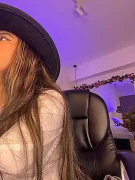 EMILIIA RICHTER   online show from March 2026 07:49:01 PM