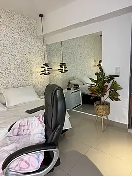 EMILIIA RICHTER   online show from November 2025 12:09:02 PM