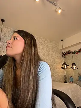 EMILIIA RICHTER   online show from May 2026 08:01:02 PM