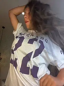 EMILIIA RICHTER   online show from December 2025 07:35:01 PM