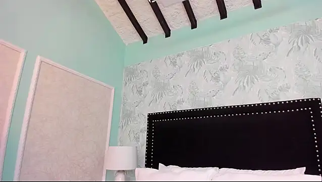 Snapshot of SamyySwet chatting on December 2025 08:32:02 PM SamyySwet online show from December 2025 08:32:02 PM