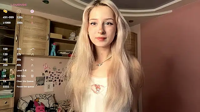 FridaAaberg online show from October 2025 07:16:02 AM