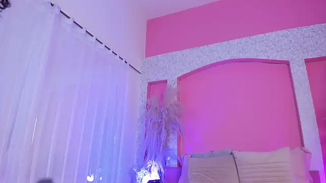 Peytonn Monroe online show from April 2026 07:31:01 PM