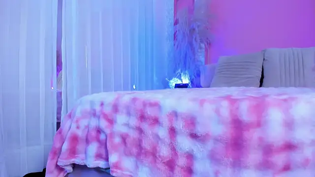 Peytonn Monroe online show from March 2026 07:36:02 PM