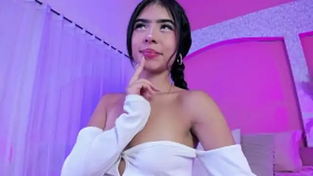 Peytonn Monroe online show from April 2026 07:29:01 PM