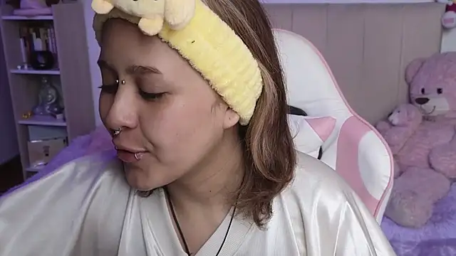NekoWaifu online show from May 2026 02:34:02 PM