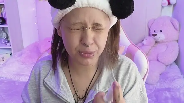 NekoWaifu online show from May 2026 02:45:01 PM
