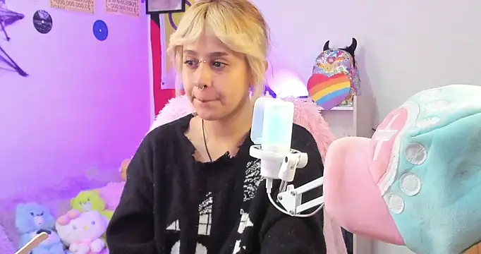 NekoWaifu online show from October 2025 01:12:01 PM