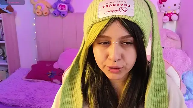 NekoWaifu online show from May 2026 03:21:01 PM