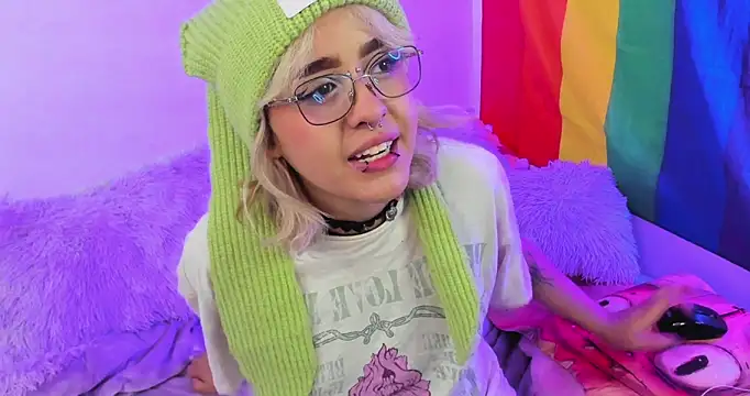 NekoWaifu online show from October 2025 12:50:01 PM