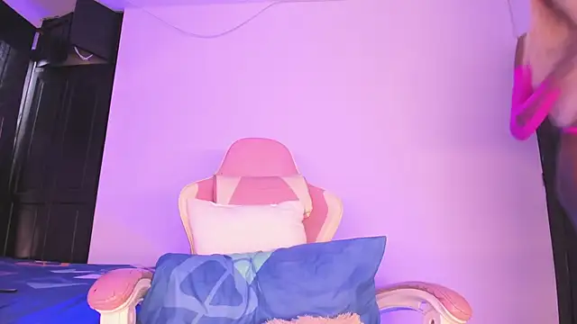 Snapshot of Mara_royal chatting on November 2025 08:47:01 PM Mara royal online show from November 2025 08:47:01 PM