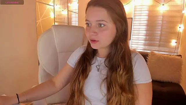 sophiee09  online show from February 2026 01:44:02 PM