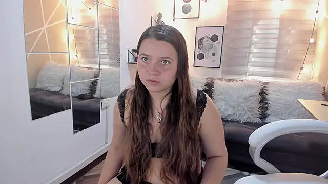 sophiee09  online show from November 2025 01:37:02 PM