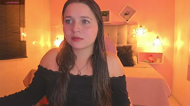 sophiee09  online show from February 2026 03:48:01 AM